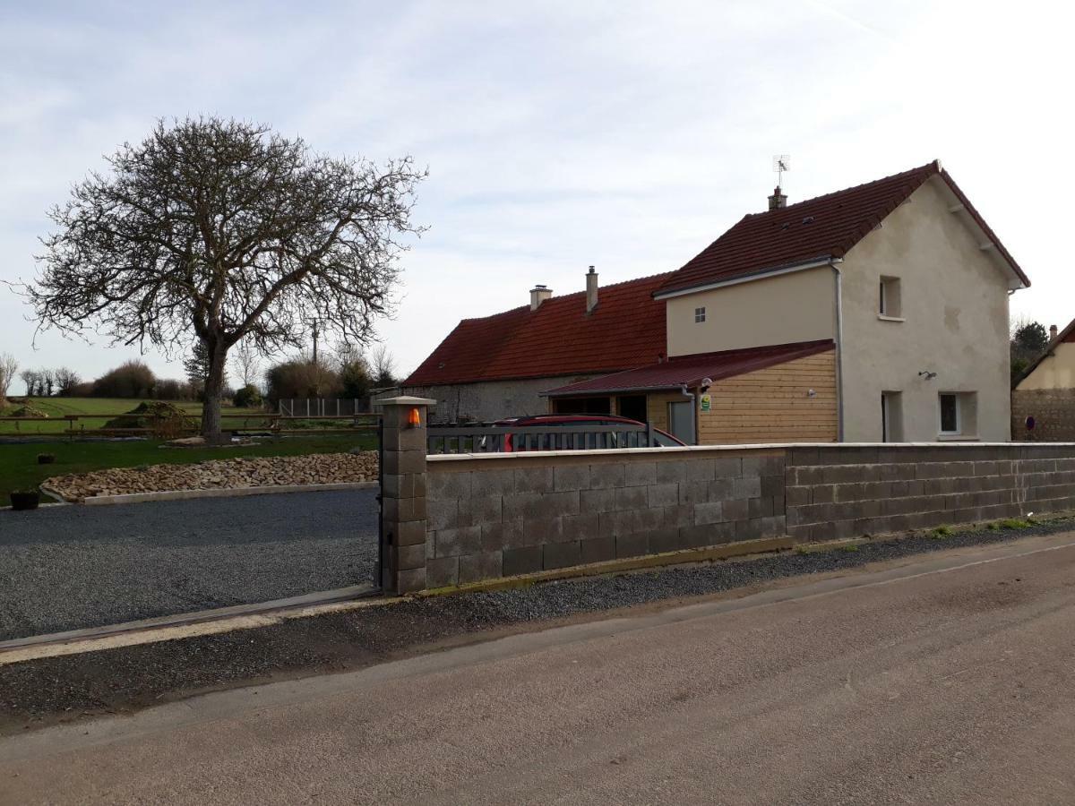 Gite " Le Vieux Noyer" Liesville-sur-Douve Экстерьер фото