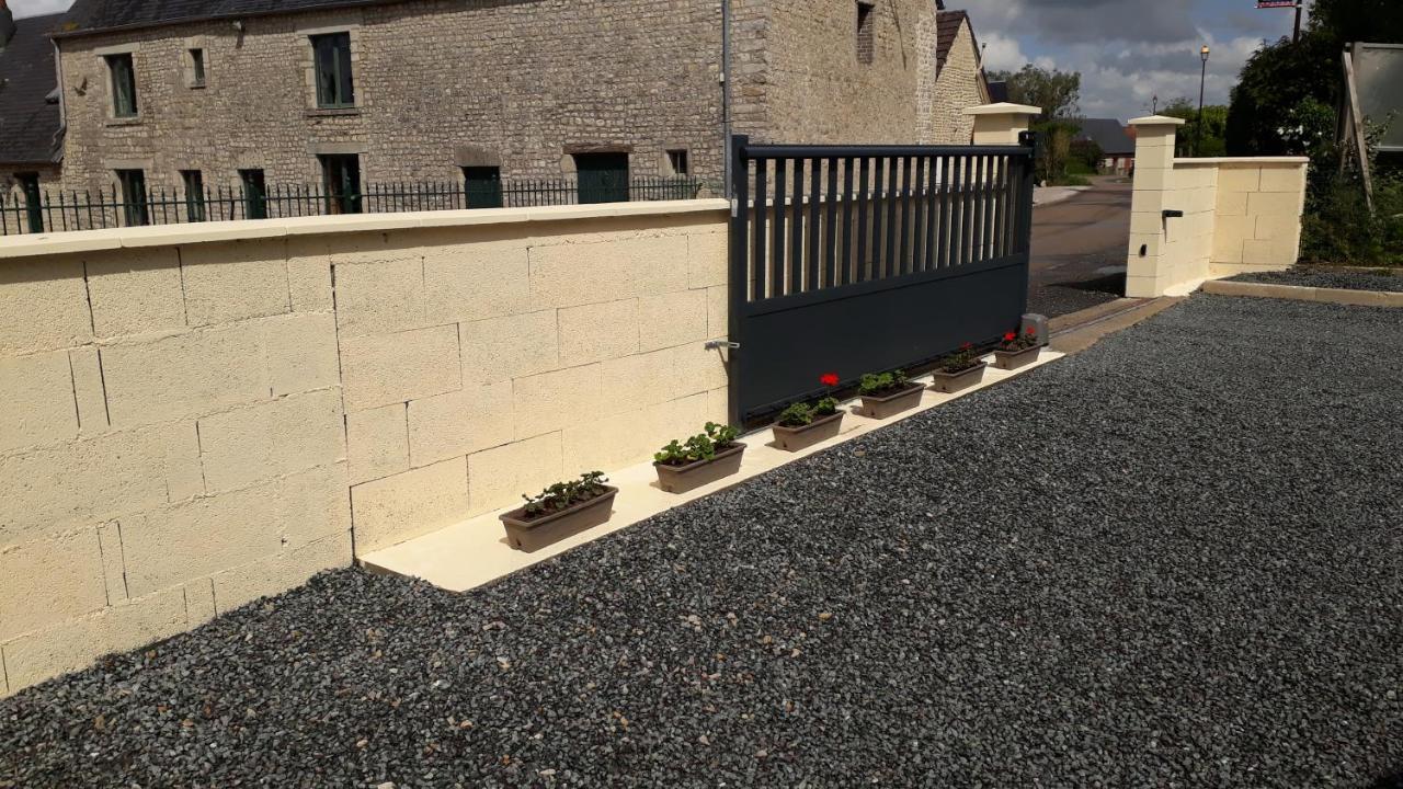 Gite " Le Vieux Noyer" Liesville-sur-Douve Экстерьер фото